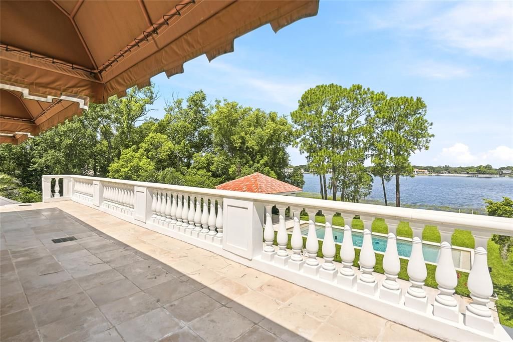 待售: $3,750,000 (4 贝兹, 4 浴室, 3300 平方英尺)