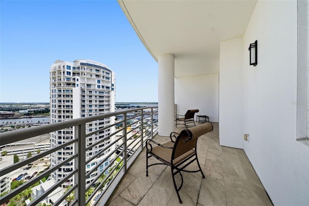 En Venta: $1,250,000 (3 camas, 3 baños, 1935 Pies cuadrados)