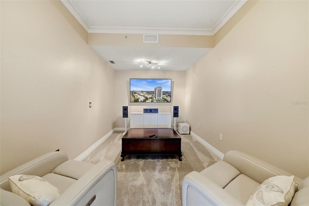En Venta: $1,250,000 (3 camas, 3 baños, 1935 Pies cuadrados)