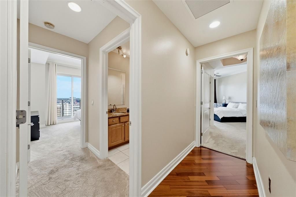 En Venta: $1,250,000 (3 camas, 3 baños, 1935 Pies cuadrados)