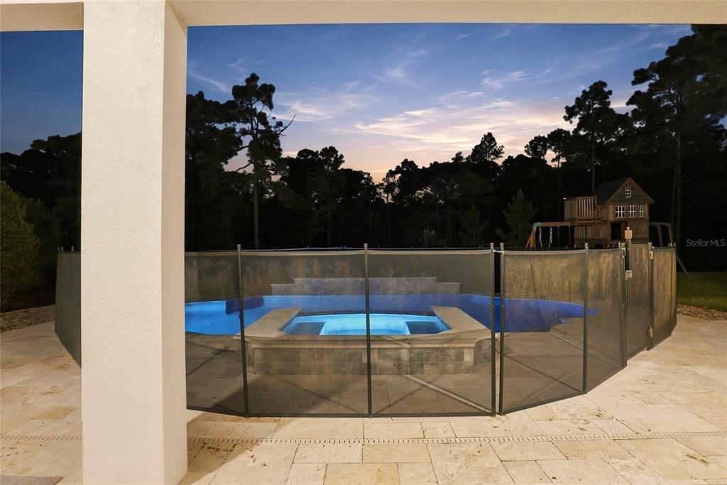 Activo con contrato: $1,399,000 (5 camas, 4 baños, 4218 Pies cuadrados)