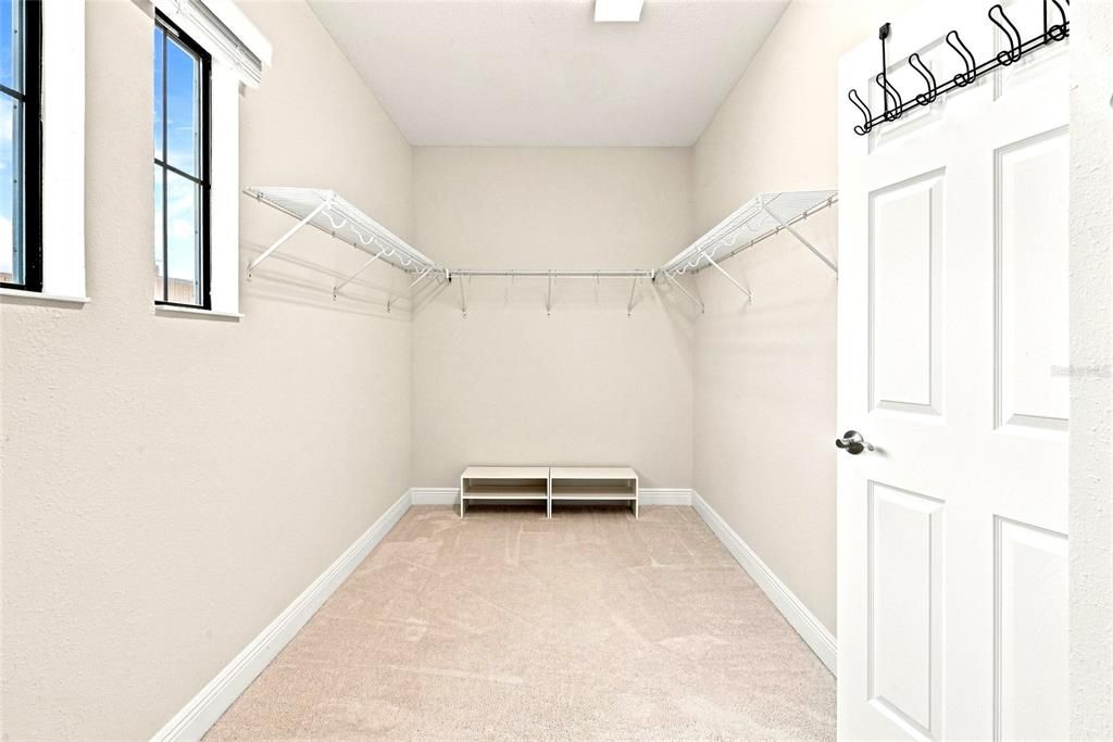 En Venta: $1,399,000 (5 camas, 4 baños, 4218 Pies cuadrados)