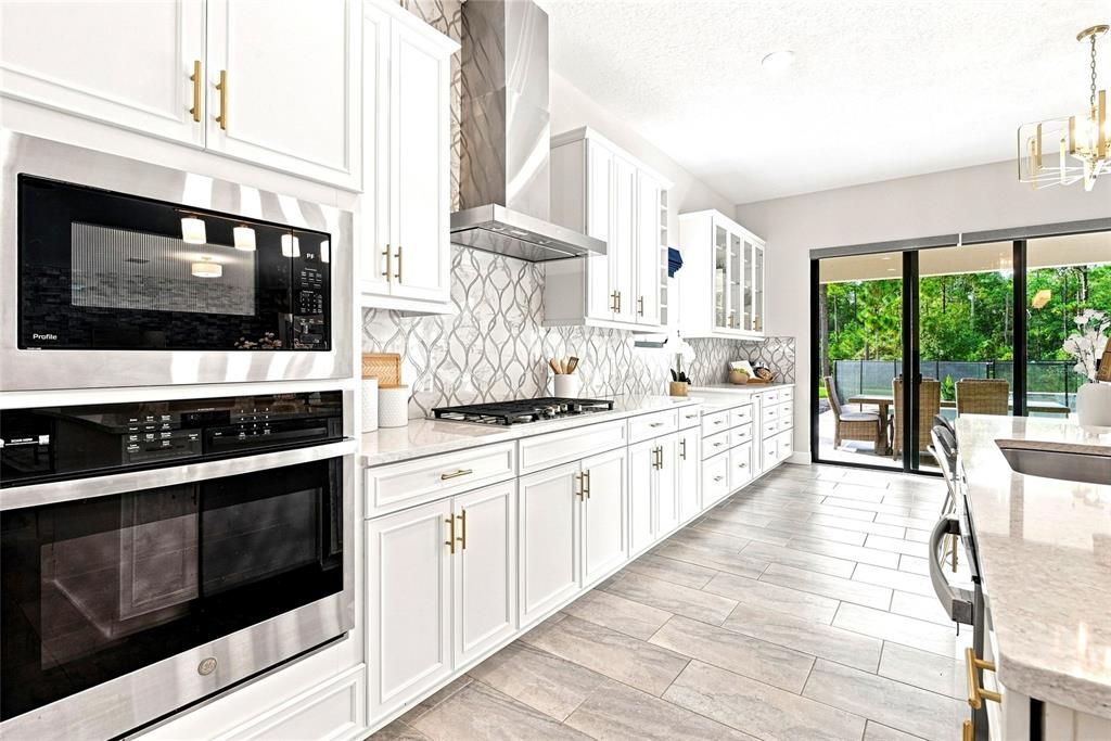 En Venta: $1,399,000 (5 camas, 4 baños, 4218 Pies cuadrados)