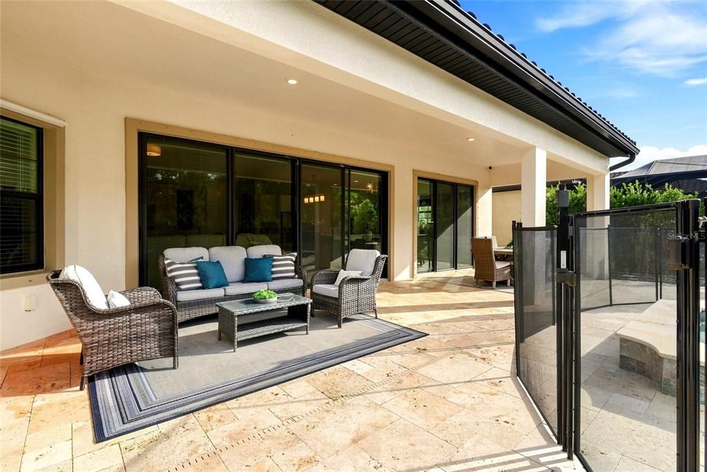 En Venta: $1,399,000 (5 camas, 4 baños, 4218 Pies cuadrados)