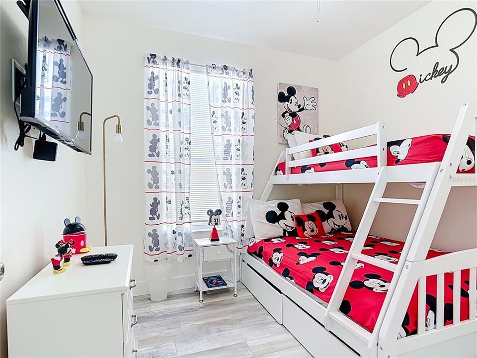 En Venta: $450,000 (4 camas, 3 baños, 1834 Pies cuadrados)
