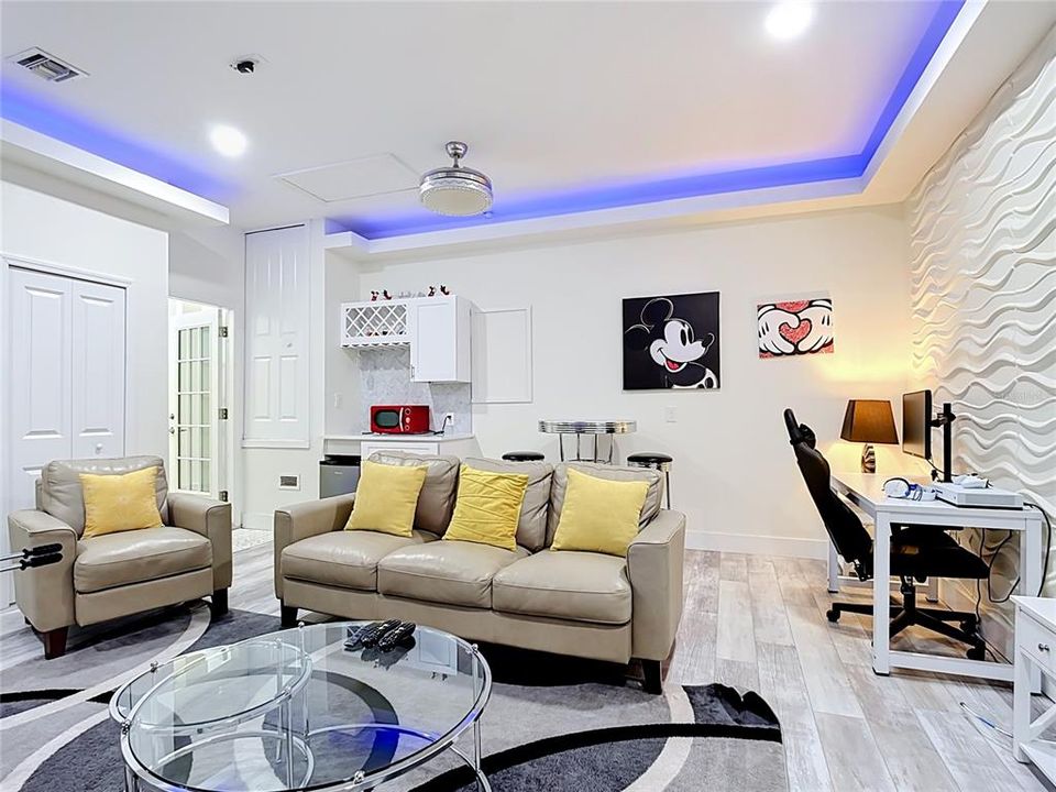En Venta: $450,000 (4 camas, 3 baños, 1834 Pies cuadrados)