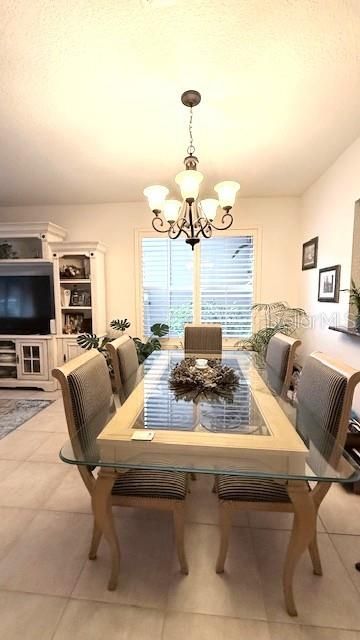 En Venta: $515,000 (3 camas, 2 baños, 1728 Pies cuadrados)