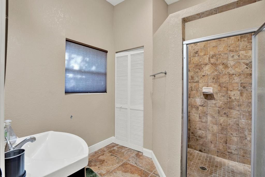 En Venta: $720,000 (4 camas, 3 baños, 3000 Pies cuadrados)
