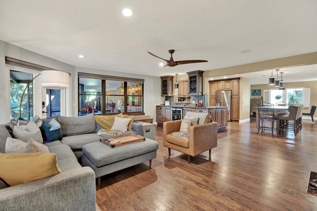 En Venta: $720,000 (4 camas, 3 baños, 3000 Pies cuadrados)