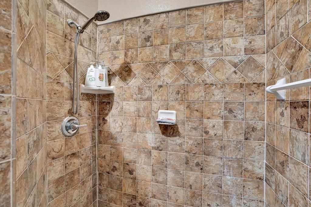 En Venta: $720,000 (4 camas, 3 baños, 3000 Pies cuadrados)