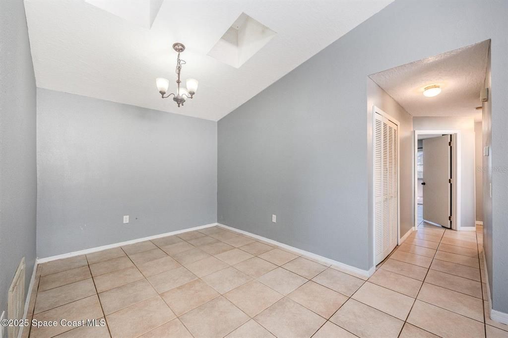 For Sale: $289,900 (3 beds, 2 baths, 1164 Square Feet)
