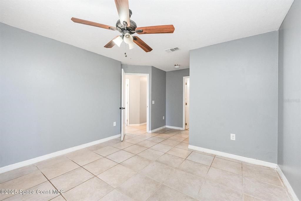 For Sale: $289,900 (3 beds, 2 baths, 1164 Square Feet)