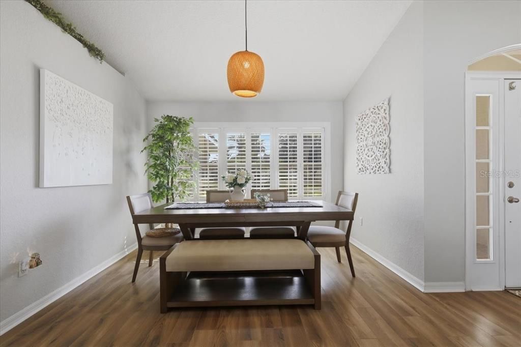 For Sale: $325,000 (3 beds, 2 baths, 1659 Square Feet)