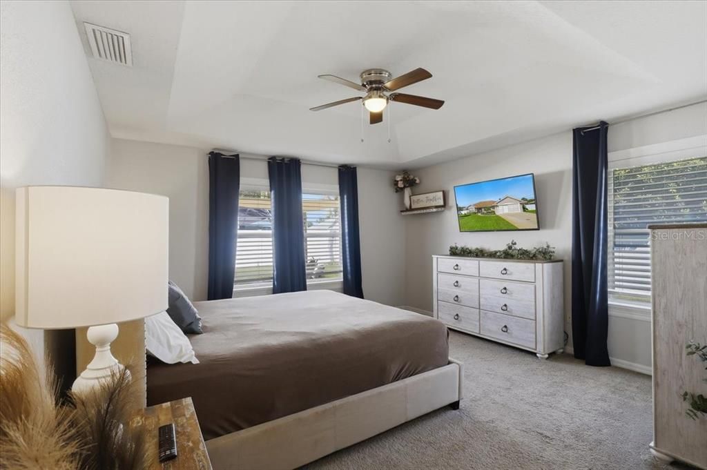For Sale: $325,000 (3 beds, 2 baths, 1659 Square Feet)