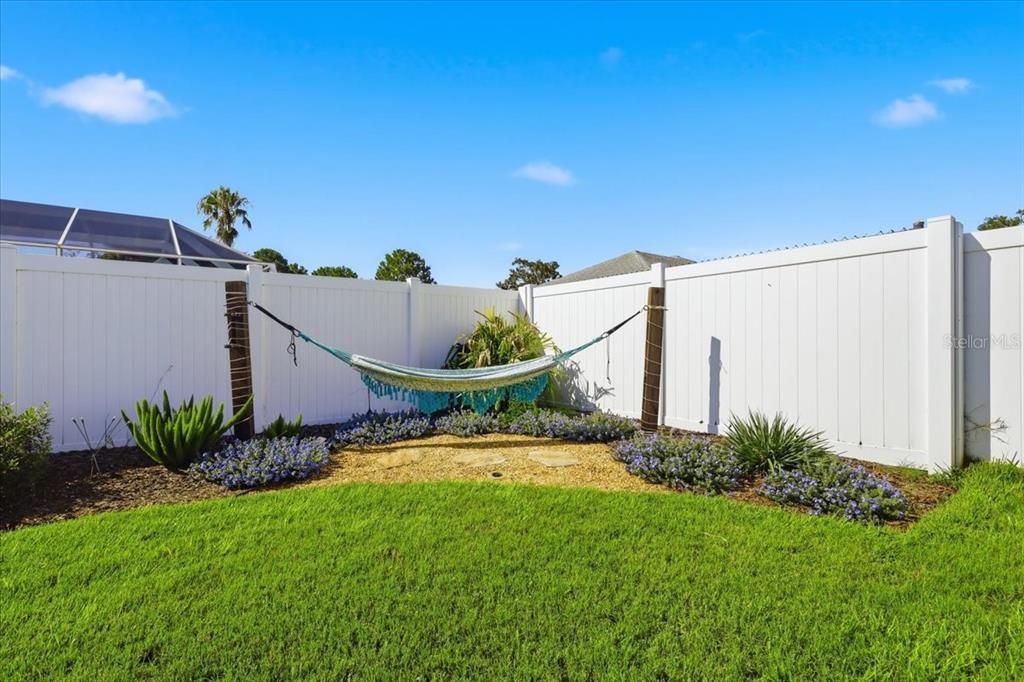 For Sale: $325,000 (3 beds, 2 baths, 1659 Square Feet)
