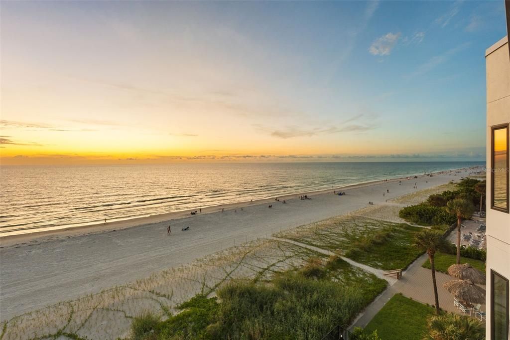 For Sale: $1,149,000 (2 beds, 2 baths, 1420 Square Feet)