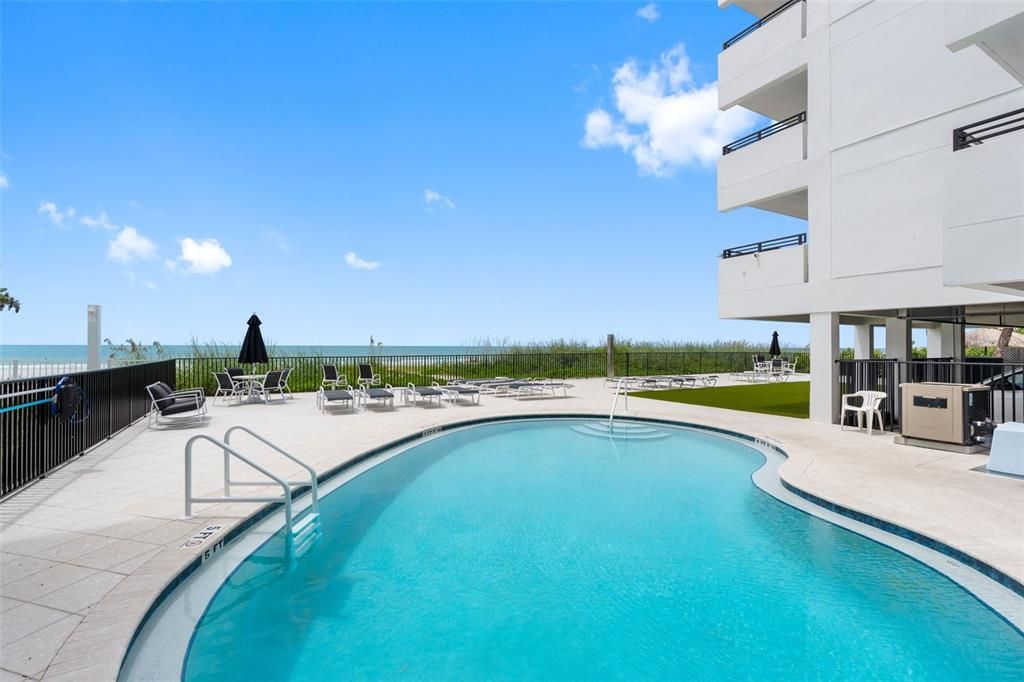 For Sale: $1,149,000 (2 beds, 2 baths, 1420 Square Feet)