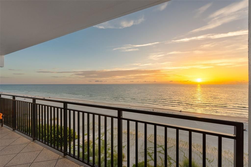 For Sale: $1,149,000 (2 beds, 2 baths, 1420 Square Feet)