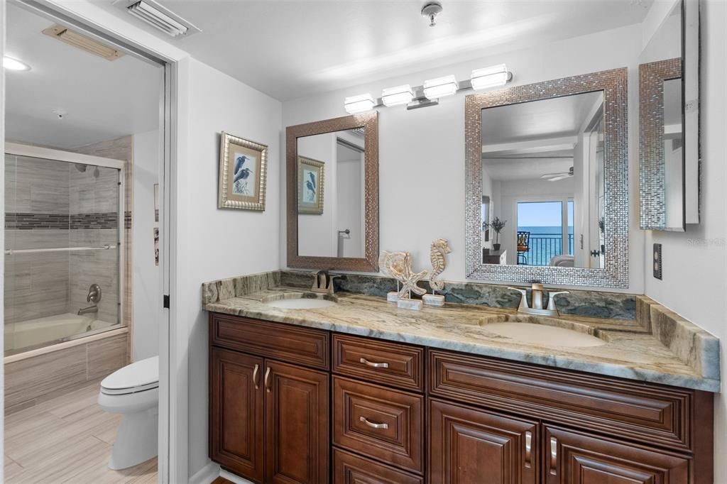 For Sale: $1,149,000 (2 beds, 2 baths, 1420 Square Feet)