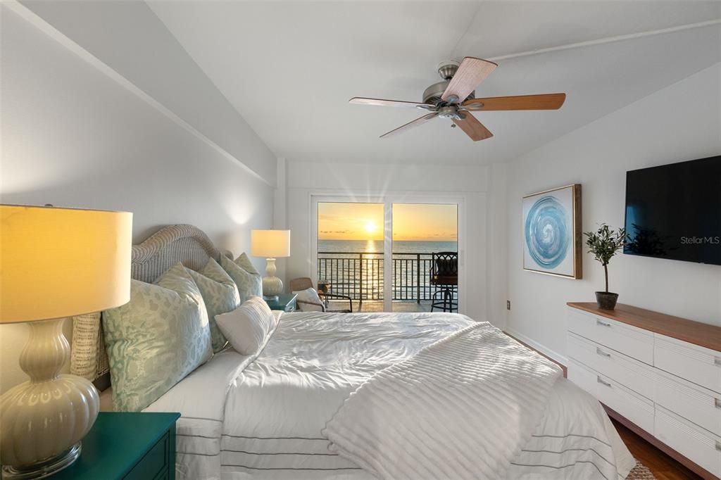 For Sale: $1,149,000 (2 beds, 2 baths, 1420 Square Feet)