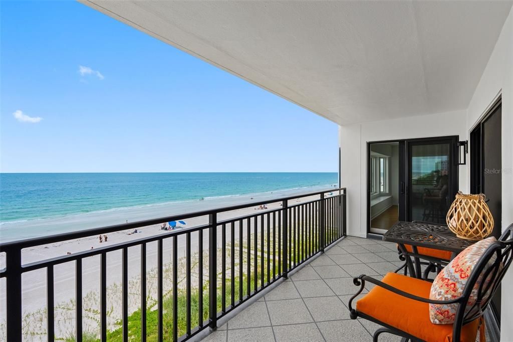 For Sale: $1,149,000 (2 beds, 2 baths, 1420 Square Feet)