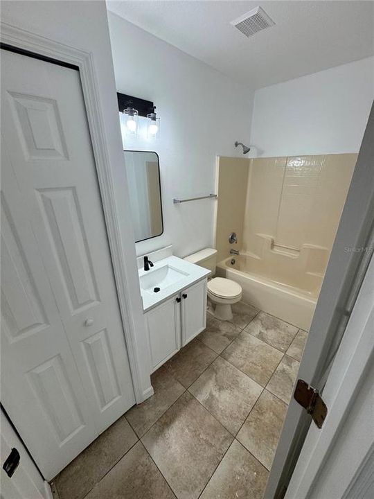 For Rent: $1,900 (3 beds, 2 baths, 1474 Square Feet)