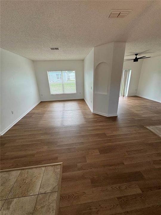 For Rent: $1,900 (3 beds, 2 baths, 1474 Square Feet)