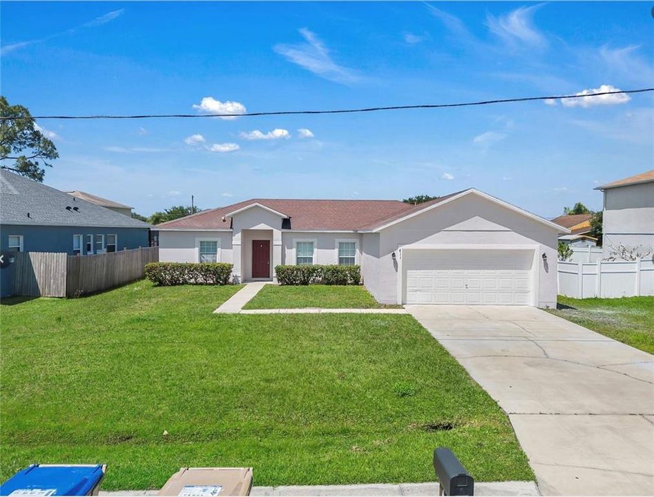 For Rent: $1,900 (3 beds, 2 baths, 1474 Square Feet)