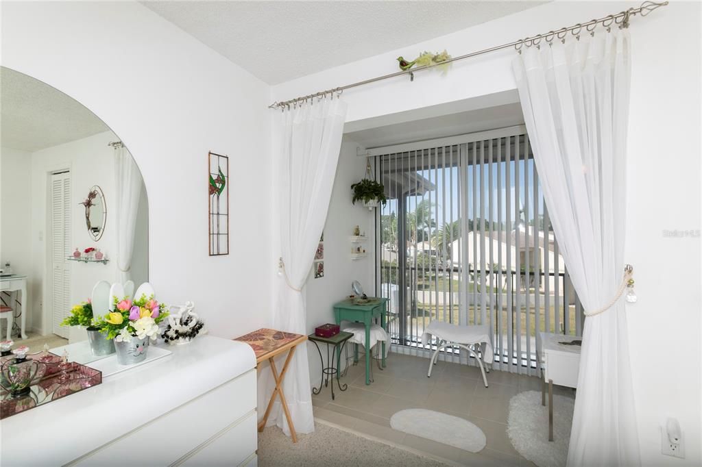 For Sale: $119,000 (2 beds, 1 baths, 1550 Square Feet)