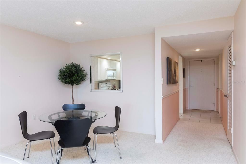 For Sale: $119,000 (2 beds, 1 baths, 1550 Square Feet)