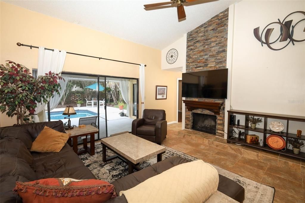 For Sale: $525,000 (4 beds, 2 baths, 2632 Square Feet)