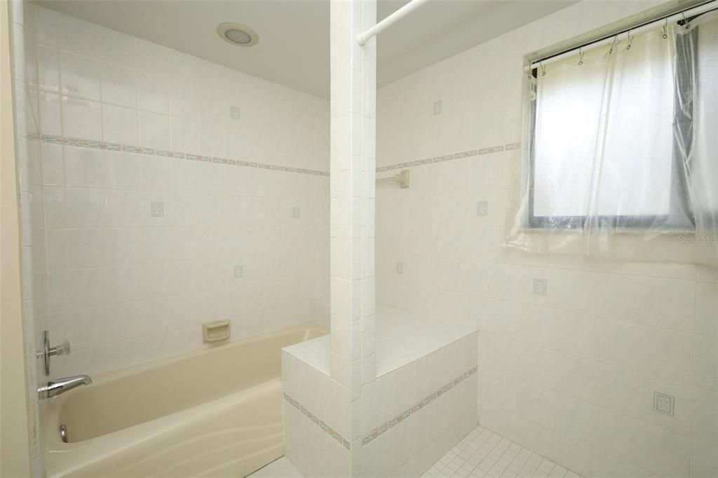 For Sale: $525,000 (4 beds, 2 baths, 2632 Square Feet)