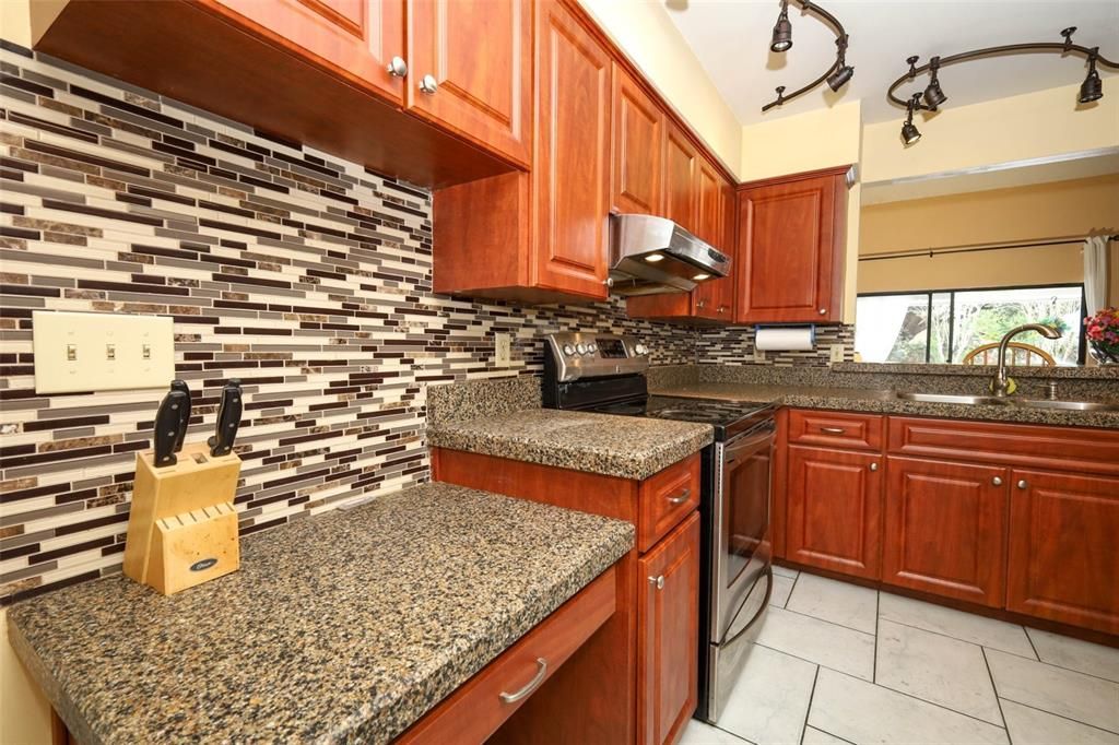 For Sale: $525,000 (4 beds, 2 baths, 2632 Square Feet)