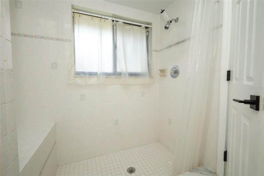 For Sale: $525,000 (4 beds, 2 baths, 2632 Square Feet)