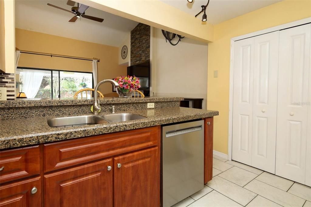 For Sale: $525,000 (4 beds, 2 baths, 2632 Square Feet)