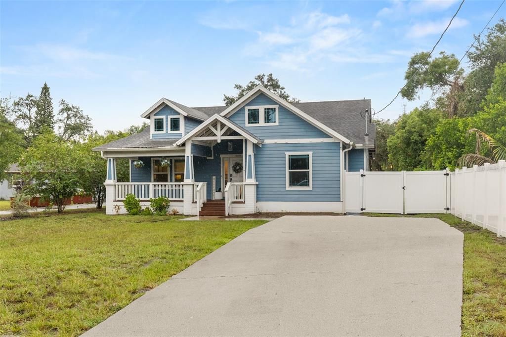 For Rent: $3,200 (3 beds, 2 baths, 1751 Square Feet)