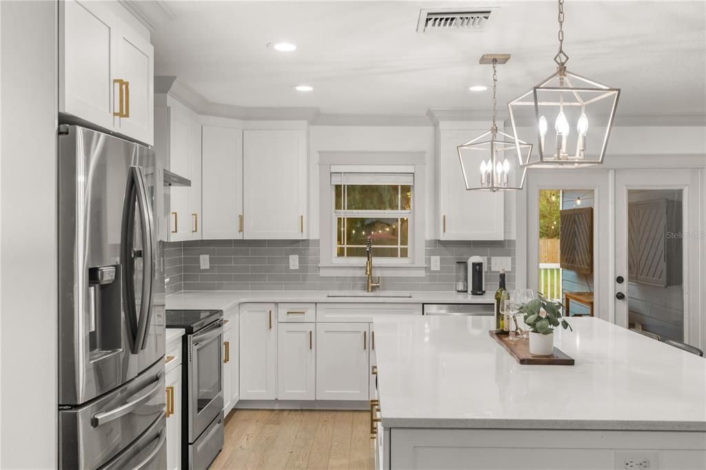 For Rent: $3,200 (3 beds, 2 baths, 1751 Square Feet)