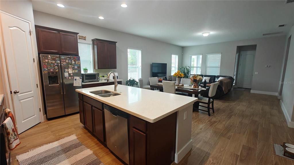 For Rent: $3,399 (4 beds, 3 baths, 2054 Square Feet)