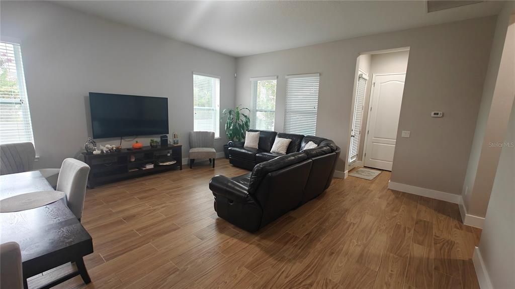 For Rent: $3,399 (4 beds, 3 baths, 2054 Square Feet)