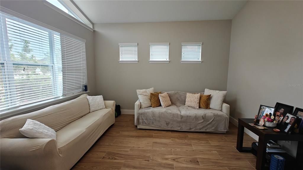 For Rent: $3,399 (4 beds, 3 baths, 2054 Square Feet)