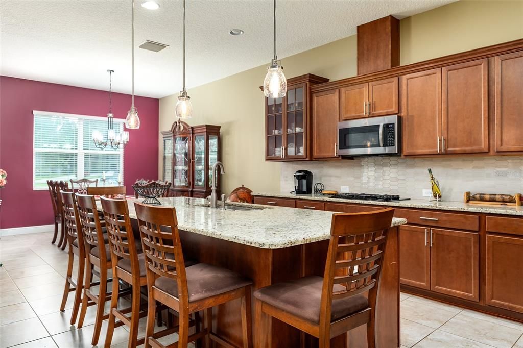En Venta: $479,000 (4 camas, 3 baños, 2747 Pies cuadrados)