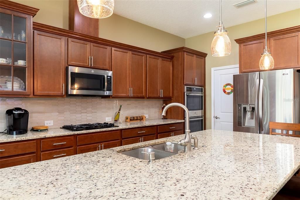 En Venta: $479,000 (4 camas, 3 baños, 2747 Pies cuadrados)