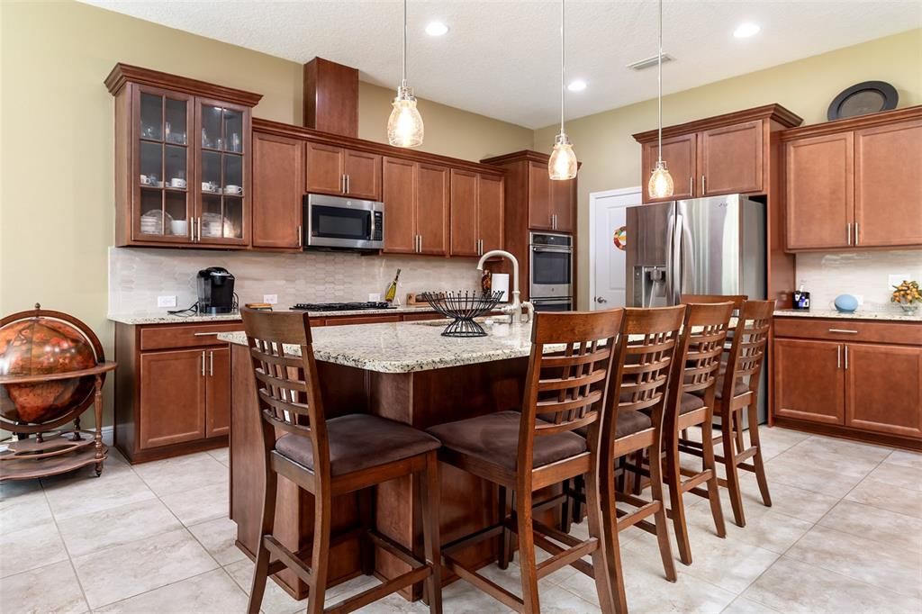 En Venta: $479,000 (4 camas, 3 baños, 2747 Pies cuadrados)
