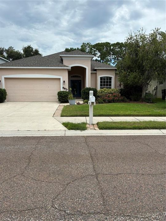 For Sale: $329,900 (2 beds, 2 baths, 1551 Square Feet)