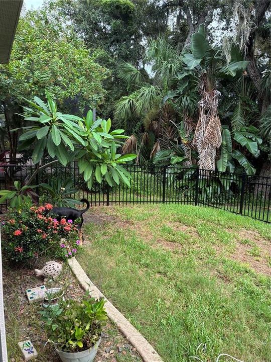 For Sale: $329,900 (2 beds, 2 baths, 1551 Square Feet)