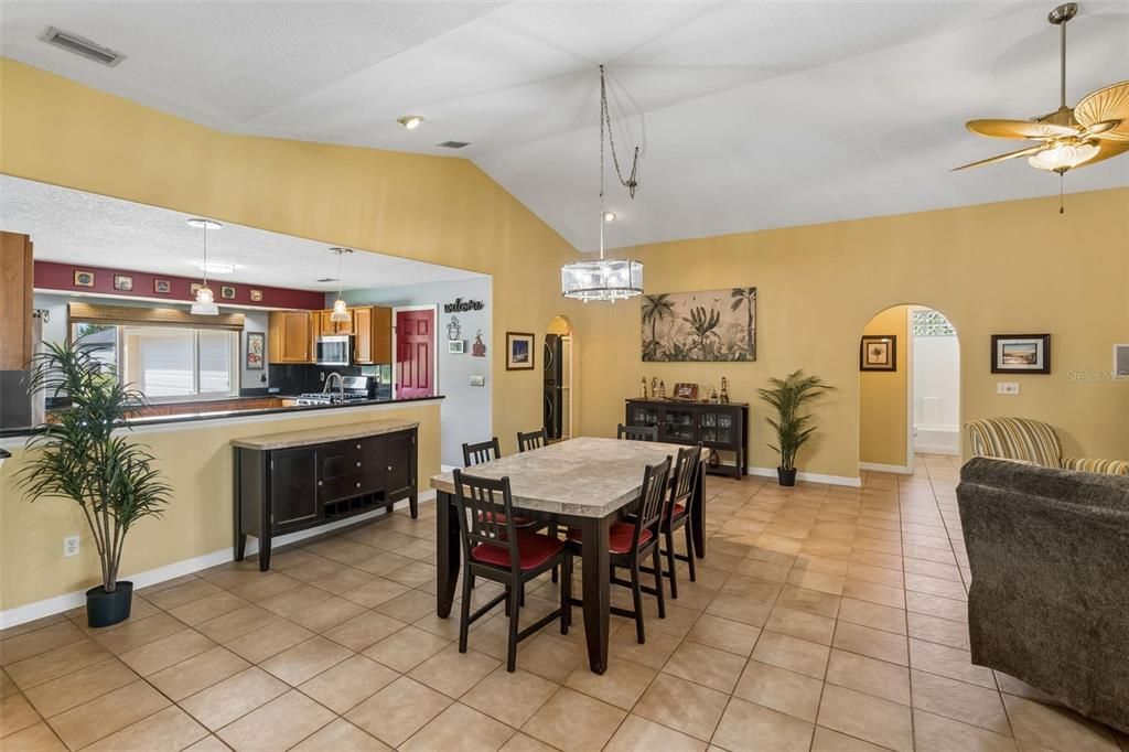 Active With Contract: $460,000 (3 beds, 2 baths, 1969 Square Feet)