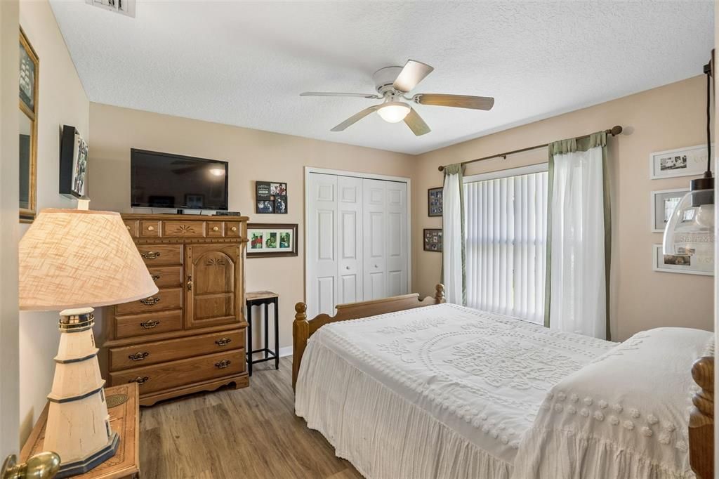 Active With Contract: $460,000 (3 beds, 2 baths, 1969 Square Feet)