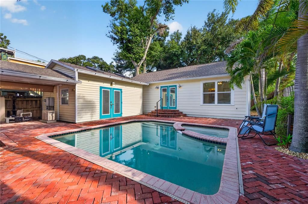 En Venta: $998,000 (4 camas, 3 baños, 1644 Pies cuadrados)
