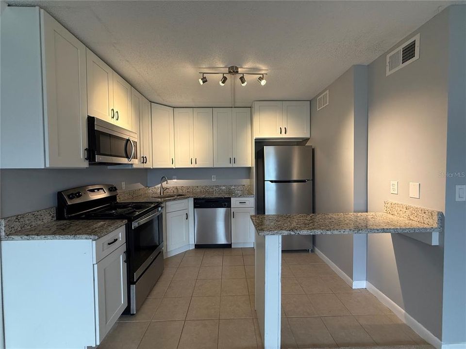 For Rent: $1,400 (1 beds, 1 baths, 675 Square Feet)