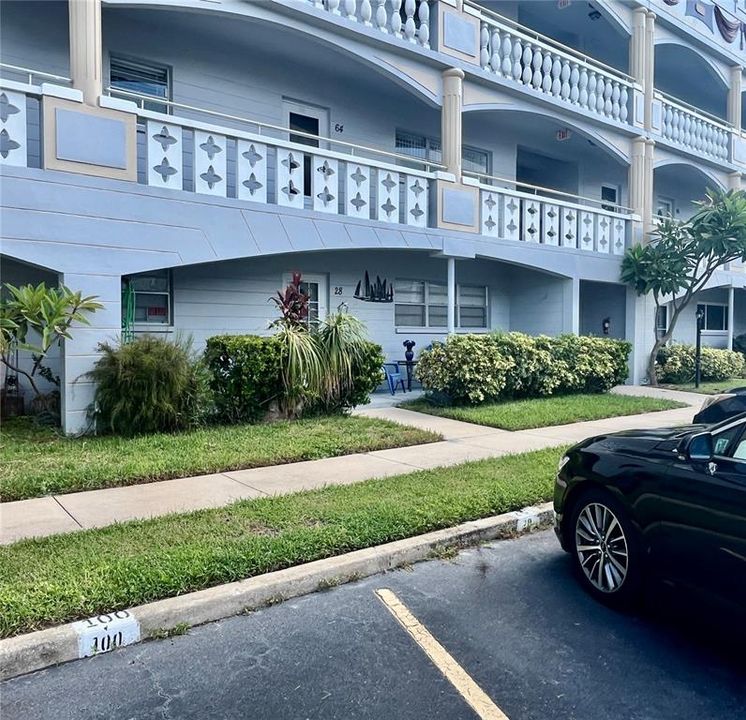 For Sale: $265,000 (2 beds, 2 baths, 1370 Square Feet)